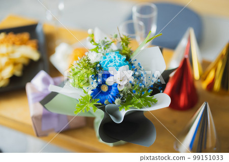 Home party image Home party image 99151033