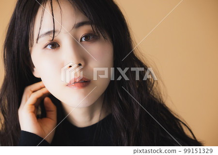 黑色長頭髮的女人 99151329
