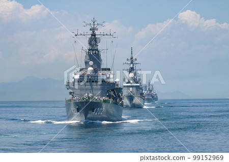 海上自衛隊艦隊出航 99152969