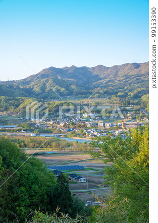 View from the ruins of Nagurumi Castle in the direction of Kyutsukiyono Town Spring scenery Minakami Town, Gunma Prefecture 99153390