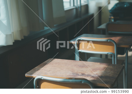 教室 學校 桌子 99153990