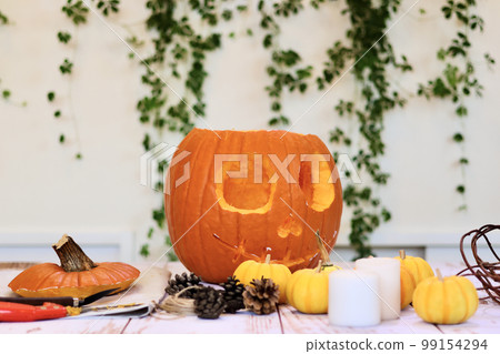 圍裙女人製作的萬聖節南瓜燈 How to make a Halloween lantern 99154294