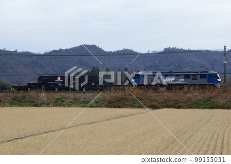 Shiki 800 type freight car being forwarded Shiki 800 type freight car being forwarded 99155031