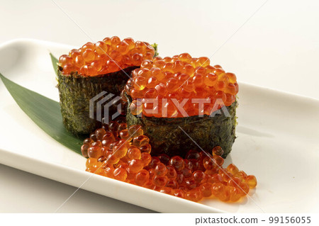 Gunkanmaki with fresh salmon roe and salmon roe 99156055