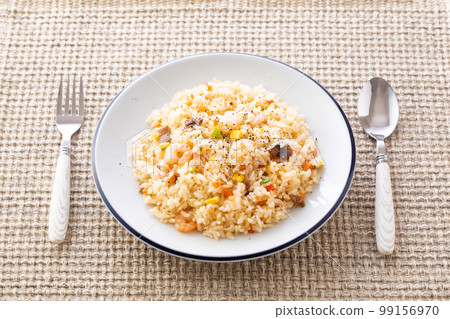 吃蝦抓飯 吃蝦抓飯 99156970