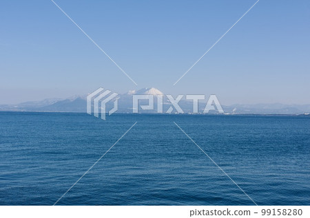 從境港夢湊公園看冬天的大山 99158280