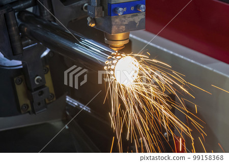 The fiber laser cutting machine cutting  machine cut the stainless steel tube. 99158368