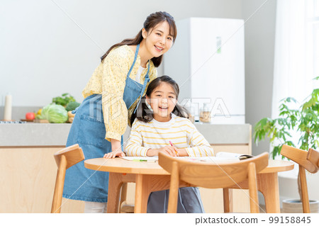 Elementary school girl studying Elementary school girl studying 99158845