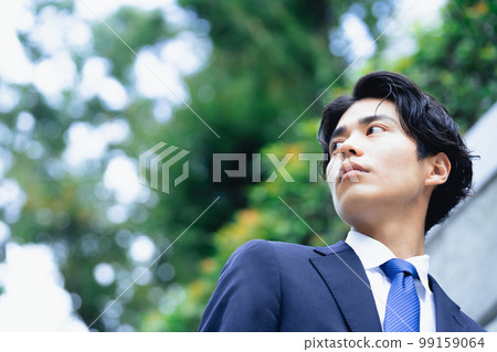 cool young businessman cool young businessman 99159064