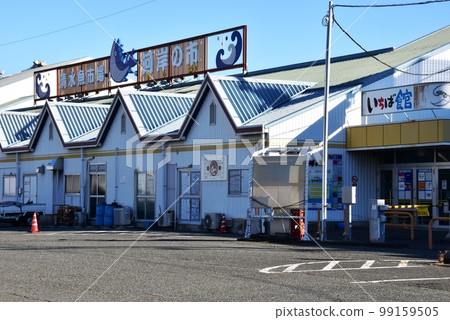 Shizuoka City Shimizu Fish Market Kashinoichi and Blue Sky 99159505