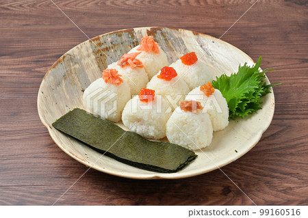 3 rice balls, rice balls, and rice balls. Ingredients are salmon, red bean, and plum. 3 rice balls, rice balls, and rice balls. Ingredients are salmon, red bean, and plum. 99160516