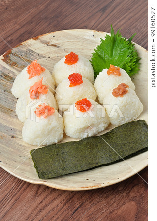 3 rice balls, rice balls, and rice balls. Ingredients are salmon, red bean, and plum. 99160527