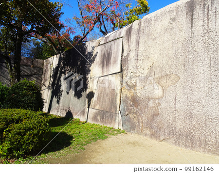 Osaka Castle (Sakumon Masugata Giant Stone), Chuo Ward, Osaka City, Osaka Prefecture, November 2022 Osaka Castle (Sakumon Masugata Giant Stone), Chuo Ward, Osaka City, Osaka Prefecture, November 2022 99162146