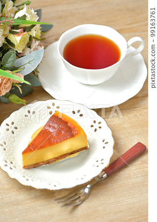 稀有的芝士蛋糕、紅茶和西式蛋糕甜點的下午茶時間。 99163761