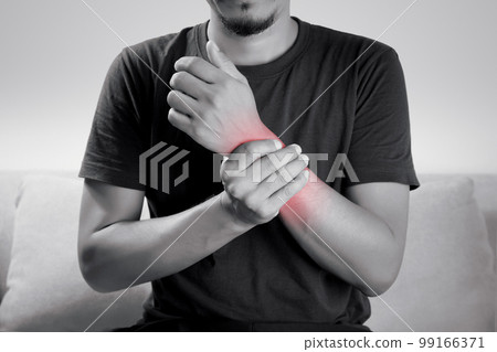 Arthritis in the wrist. 99166371