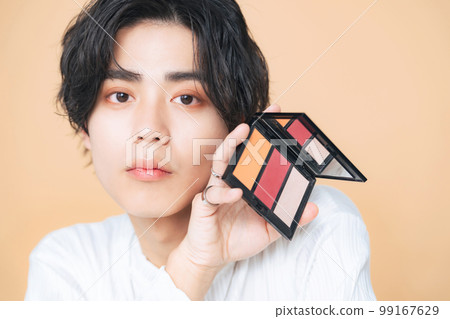 Men with makeup palettes, genderless makeup, men's cosmetics, skin care 99167629