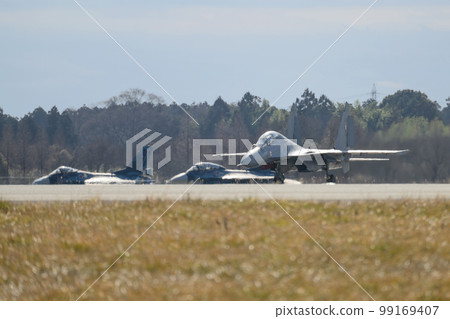 印度空軍蘇霍伊 Su-30MKI 滑行 印度空軍蘇霍伊 Su-30MKI 滑行 99169407