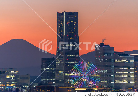 "Kanagawa Prefecture" Overlooking the night view of Yokohama and Mt. Fuji "Kanagawa Prefecture" Overlooking the night view of Yokohama and Mt. Fuji 99169637
