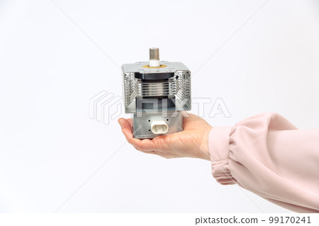 [Woman with a magnetron] 99170241