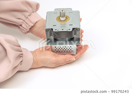 [Woman with a magnetron] 99170243