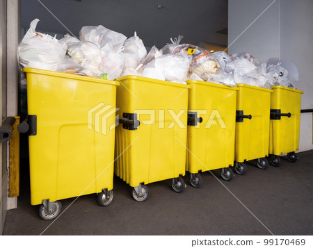 Large apartment garbage collection point 99170469