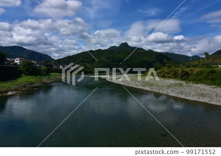 Ochi Town, Kochi Prefecture Mt. Yokokura and the clear Niyodo River loved by botanical expert Tomitaro Makino 99171552