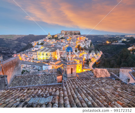Amazing Sunset at the old baroque town of Ragusa Ibla in Sicily. 99172352