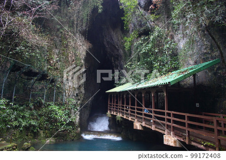 Akiyoshi Cave Entrance in Mine City, Yamaguchi Prefecture 99172408