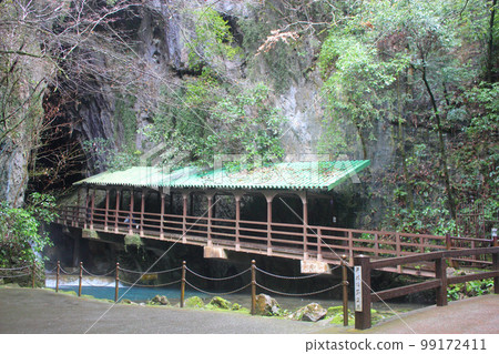 Akiyoshi Cave Entrance in Mine City, Yamaguchi Prefecture 99172411