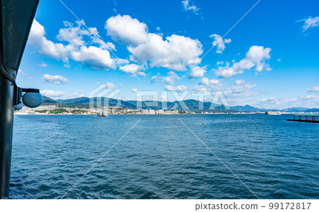 從廣島渡輪眺望宮島 99172817