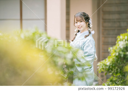 Kimono woman portrait Kimono woman portrait 99172926