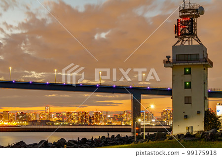 [Tokyo night view] Evening view around Tokyo Gate Bridge (Wakasu Park) 99175918