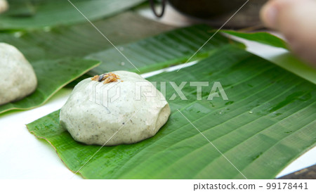 草年糕, 傳統, 清明節, 台灣, 供品, 草糕方, 傳統, 清明節, 台灣, 供品, 99178441