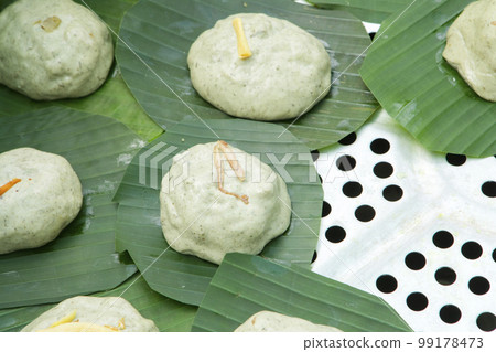 草年糕, 傳統, 清明節, 台灣, 供品, 草糕方, 傳統, 清明節, 台灣, 供品, 99178473