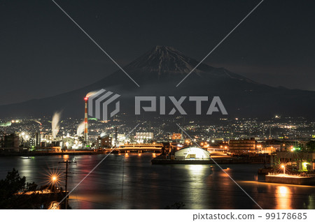 富士和夜景 99178685
