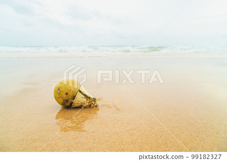 Light bulbs are waste and environmentally destructive. Rotten glass or plastic waste can damage the sea and aquatic organisms. Plastic waste is not biodegradable on its own. Light bulbs are waste and environmentally destructive. Rotten glass or plastic waste can damage the sea and aquatic organisms. Plastic waste is not biodegradable on its own. 99182327