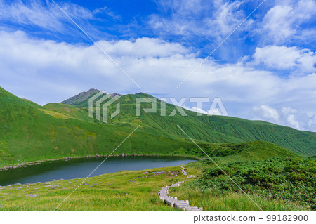 攀登鳥海山、美濱鳥海湖、七合目、秋田富士、拜山地 攀登鳥海山、美濱鳥海湖、七合目、秋田富士、拜山地 99182900