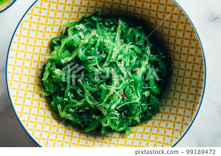 Green Seaweed Salad 99189472