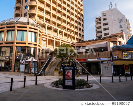 [Settsu Motoyama Station] Scenery in front of the north exit in the early morning 99190007