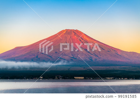 紅富士~清晨的山中湖~ 紅富士~清晨的山中湖~ 99191585