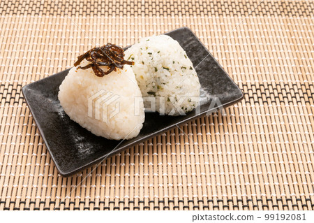 手工飯糰（海帶青菜） 99192081