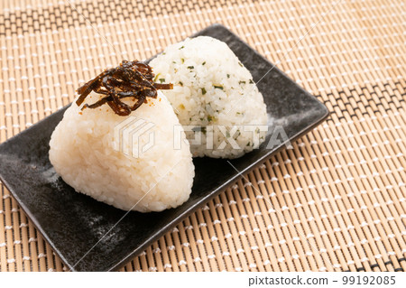 手工飯糰(海帶青菜) 手工飯糰(海帶青菜) 99192085