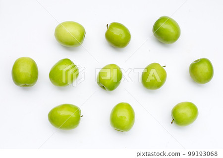Milk jujube in bamboo basket 99193068