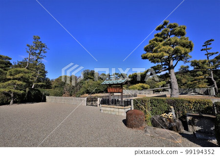 Imperial Mausoleum and Worship Place (Sakai City, Osaka Prefecture) Imperial Mausoleum and Worship Place (Sakai City, Osaka Prefecture) 99194352