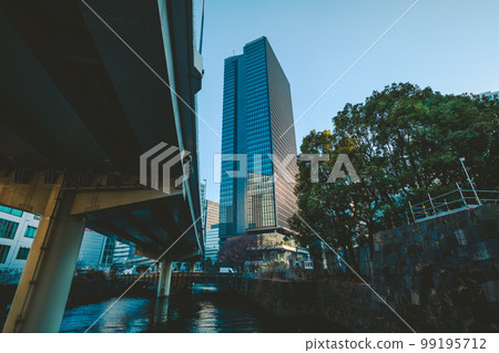 Transforming Tokyo Station area The outer moat, the Metropolitan Expressway and the stone walls of the Tokiwabashi gate ruins 2023.01 Film style Transforming Tokyo Station area The outer moat, the Metropolitan Expressway and the stone walls of the Tokiwabashi gate ruins 2023.01 Film style 99195712