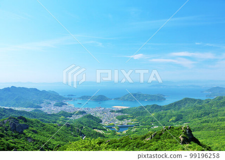 Scenery from the Kankakei Observatory in the blue sky of Shodoshima, Kagawa Prefecture 99196258
