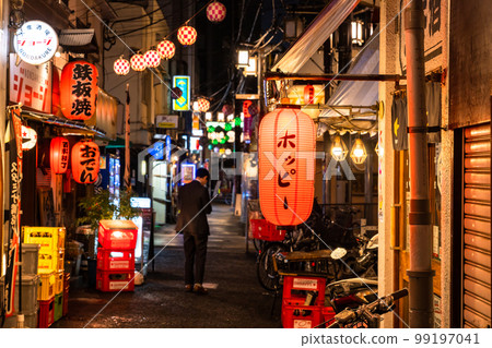 《Tokyo》 Nostalgic bar in front of Nakano station 99197041