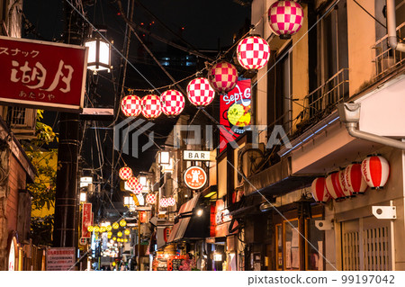 《Tokyo》 Nostalgic bar in front of Nakano station 99197042