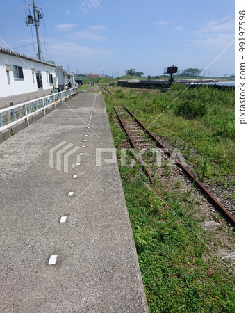 海邊車站和軌道 海邊車站和軌道 99197598