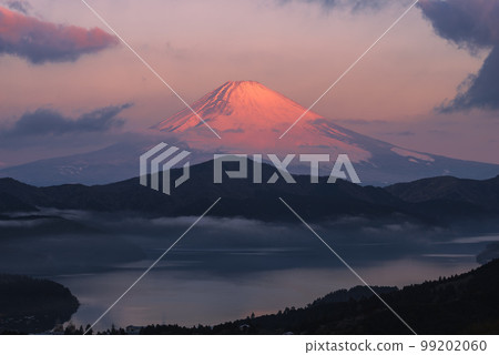 Red Mt. Fuji and Ashinoko 99202060